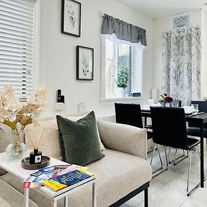 Deluxe Queen Suite